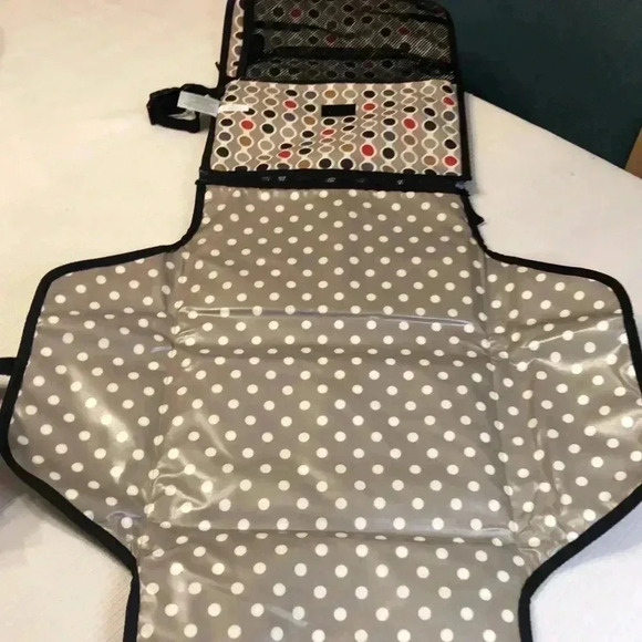 Skip Hop pronto changing station - Picture 7 of 9